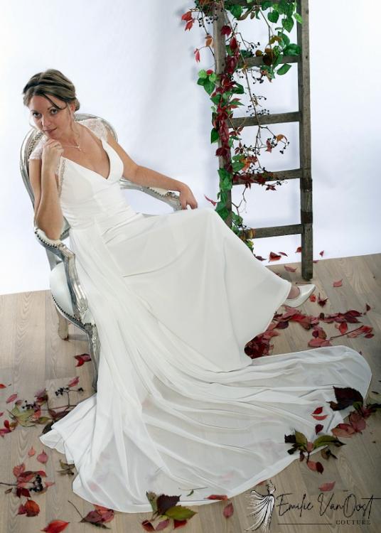 Emilie Van Oost Couture - Robe de mariée fluide glamour en mousseline | 